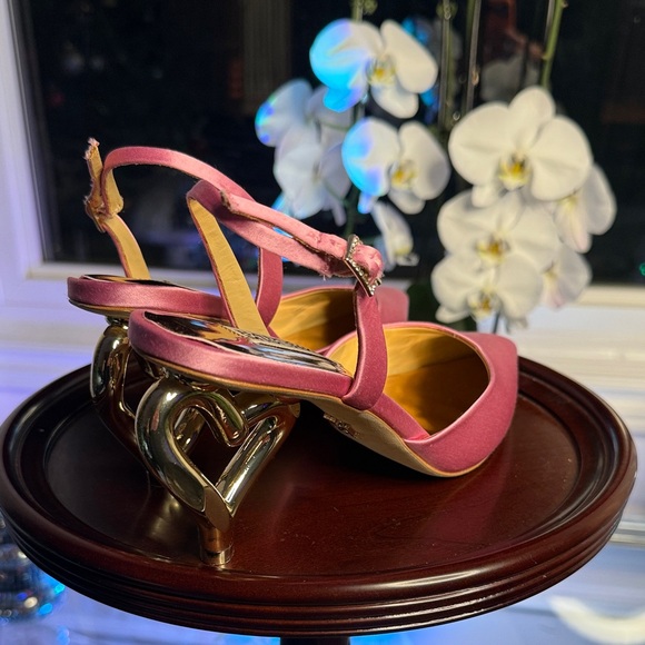 Badgley Mischka Lucille Heart Heel Slingback Pumps - Picture 8 of 12